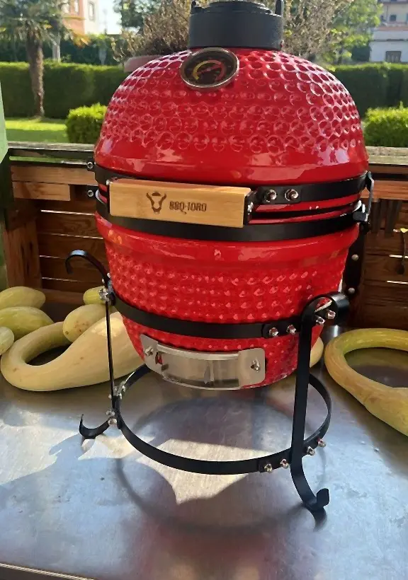 Il kamado rosso della Fornace, in giardino